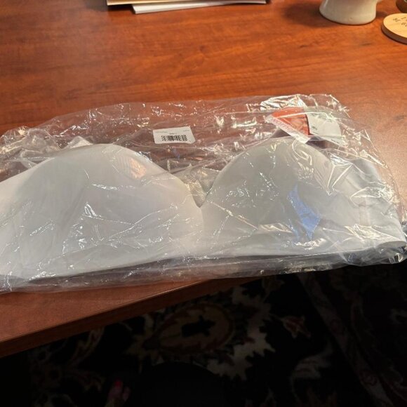 Warner's Bra - Picture 1 of 3